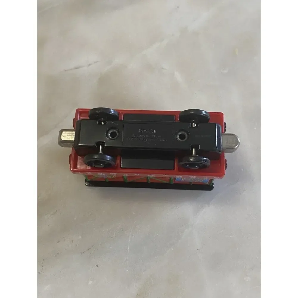 Thomas & Friends Take N Play Along Die Cast Holiday Box Car 2003